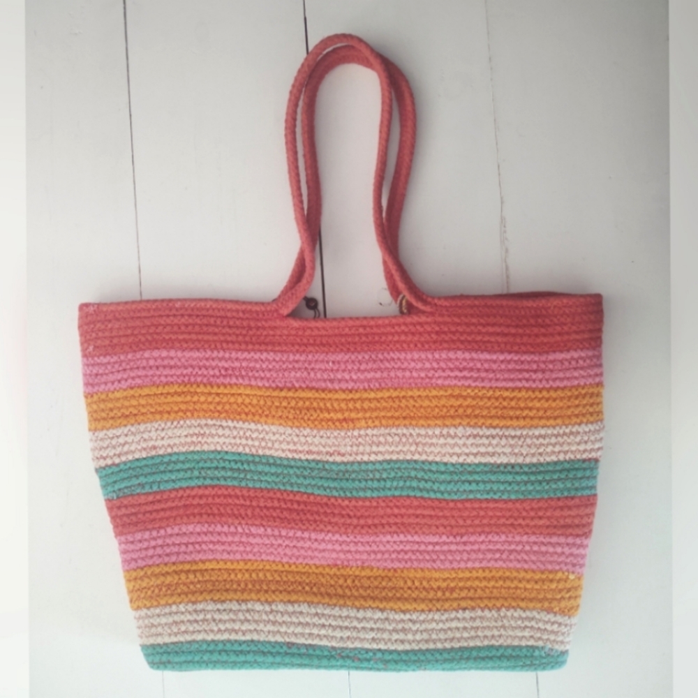 America & Beyond striped bucket bag beach tote New - Picture 2 of 7